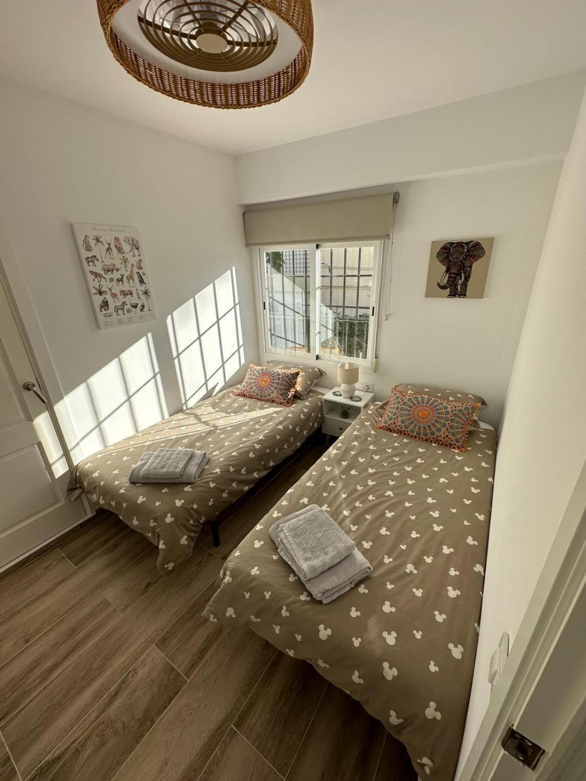 Platja de Larenal Waterfront 3 Bed Apartment, 90M From The Beach מראה חיצוני תמונה