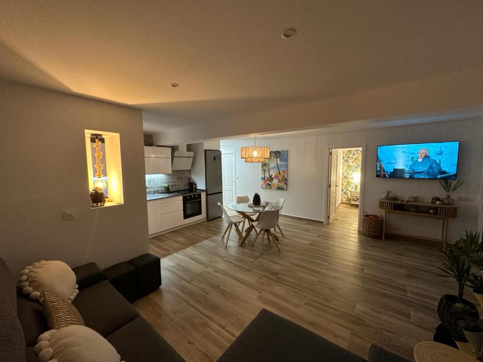 Platja de Larenal Waterfront 3 Bed Apartment, 90M From The Beach מראה חיצוני תמונה
