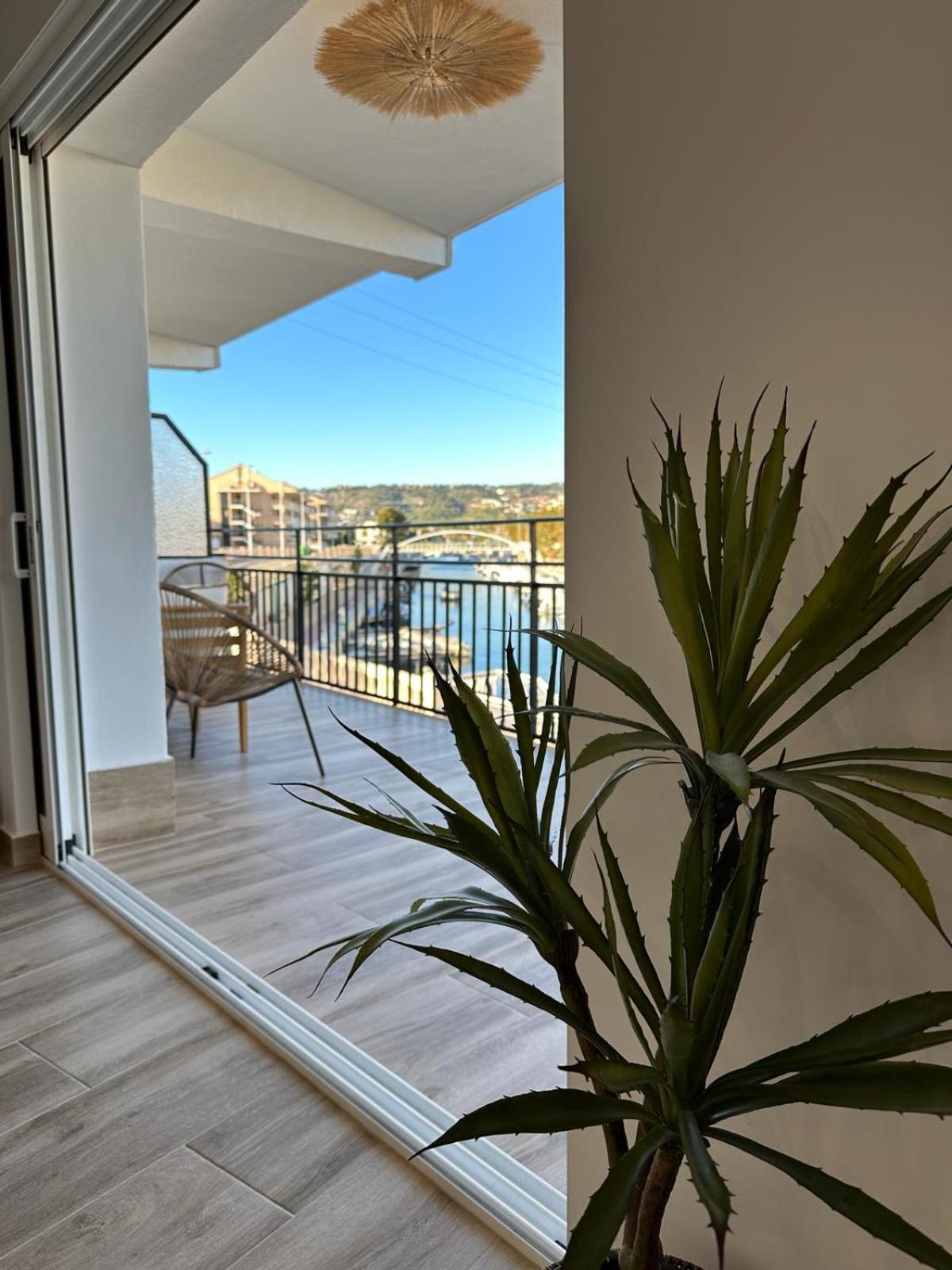 Platja de Larenal Waterfront 3 Bed Apartment, 90M From The Beach מראה חיצוני תמונה