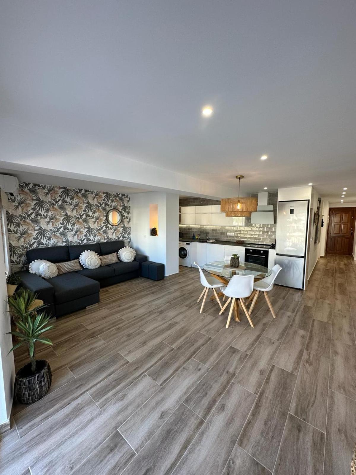 Platja de Larenal Waterfront 3 Bed Apartment, 90M From The Beach מראה חיצוני תמונה