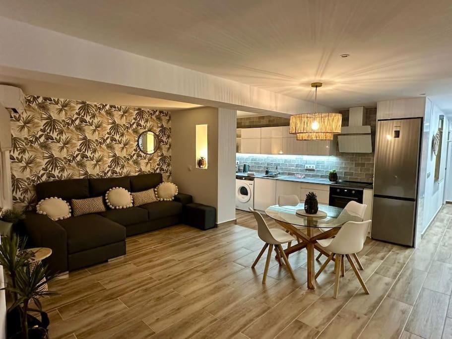Platja de Larenal Waterfront 3 Bed Apartment, 90M From The Beach מראה חיצוני תמונה
